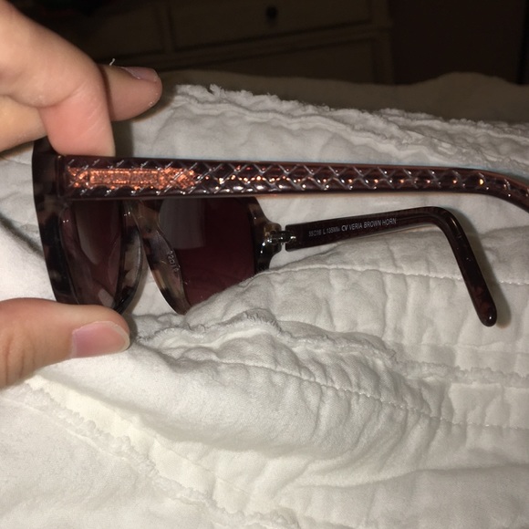 Womens Ellen Tracy taupe & brown sunglasses - Picture 4 of 5